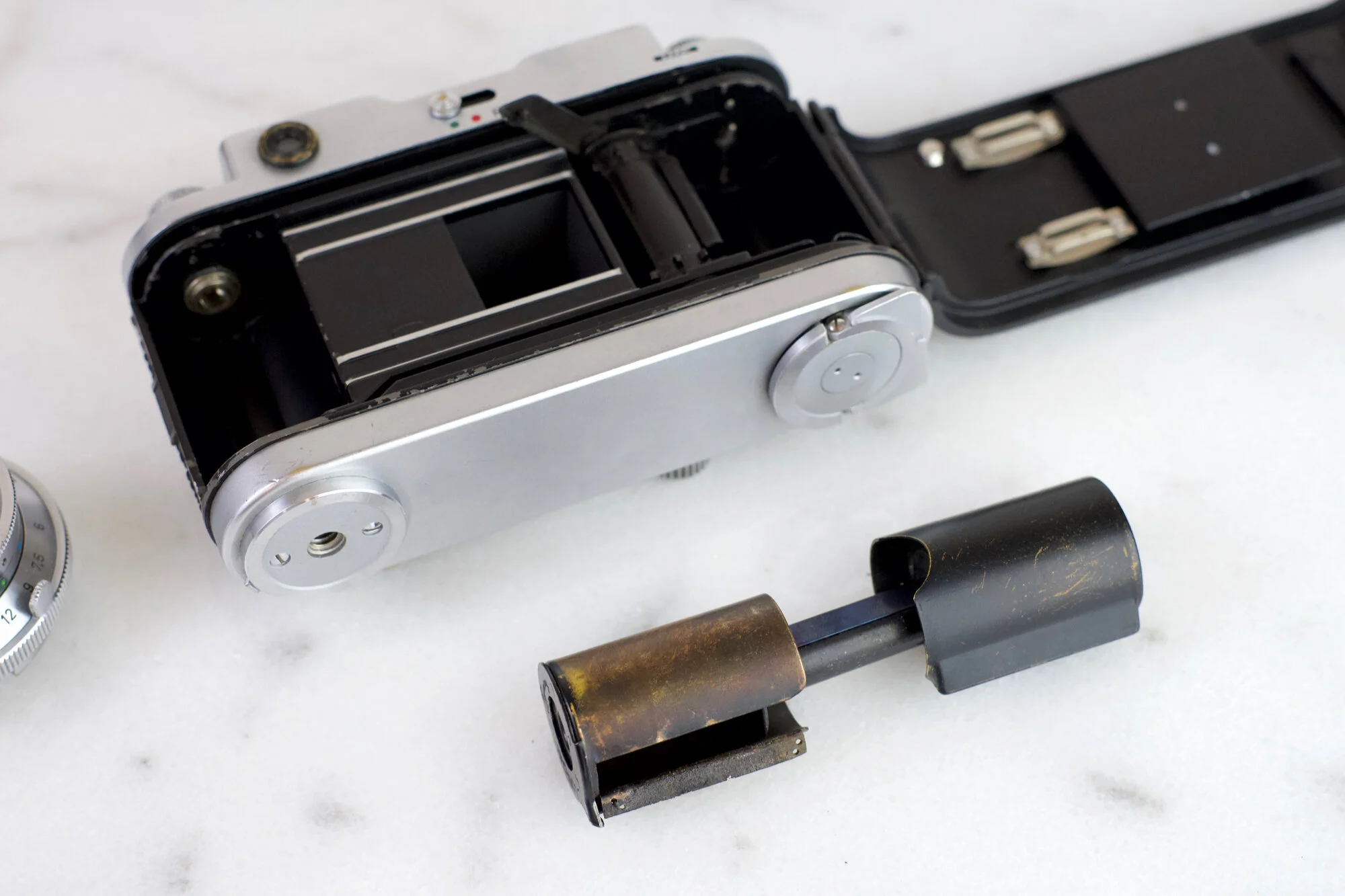Robot Royal 24 Square Format 35mm Film Rangefinder Camera with